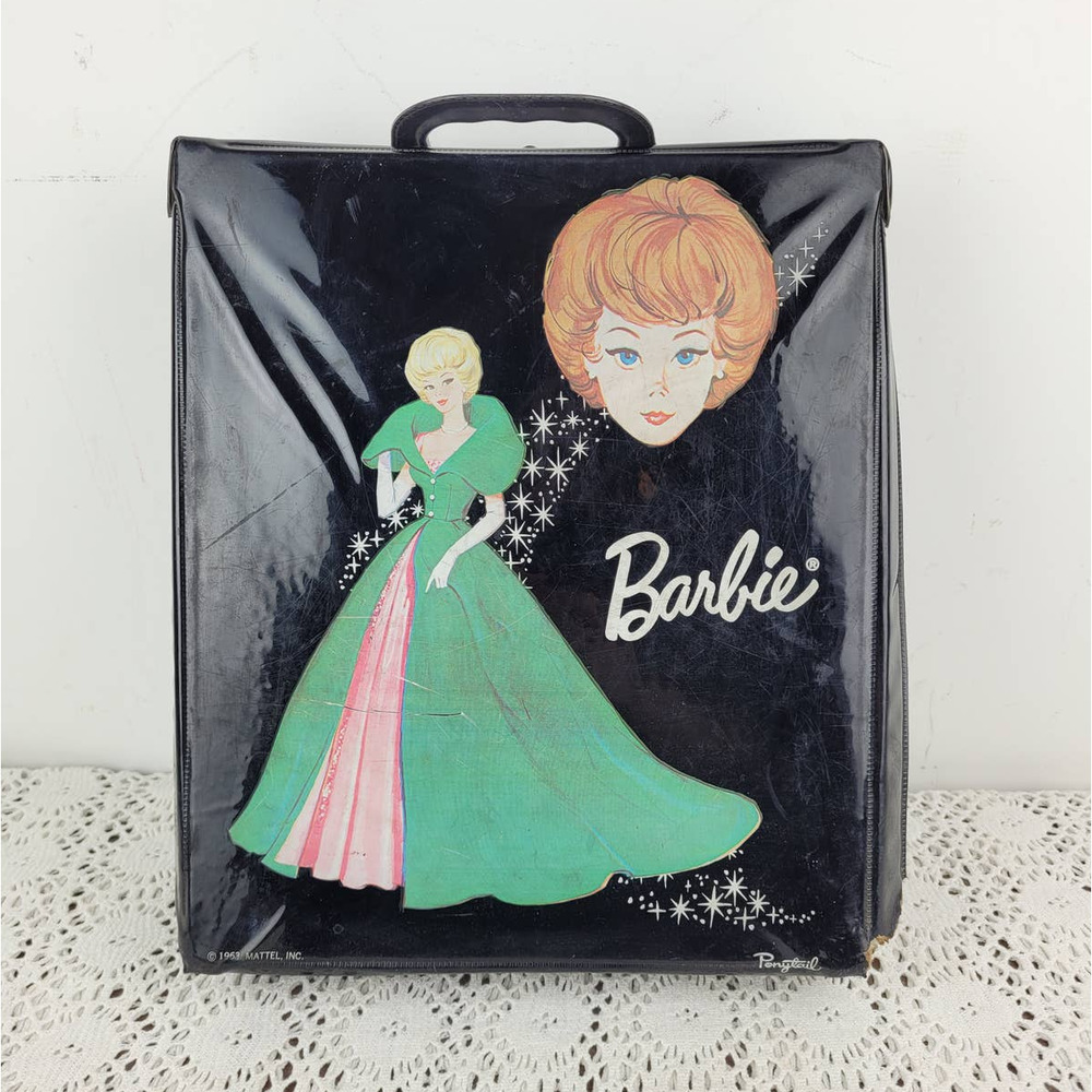 Vintage 1963 Mattel Barbie Doll Carrying Case w/ Handmade Crochet Knit Clothes